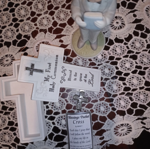 First Holy Communion, Porcelain boy & cross gifts - Picture 5 of 7
